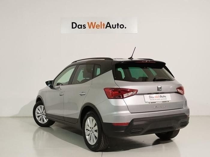 Gris plata Usado 2024 Seat Arona Style SUV | 19.900 € (Un poco caro) - Imagen 1/4
