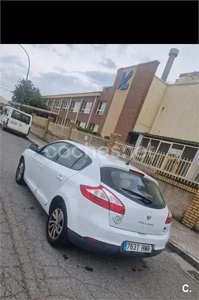 Usado Renault Mégane Dynamique 115 CV (84 kW) 2012 Blanco Berlina