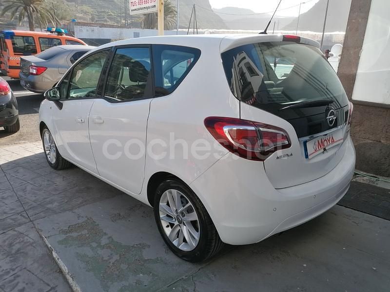 Usado Opel Meriva Excellence 140 CV (102 kW) 2016 Blanco Monovolumen