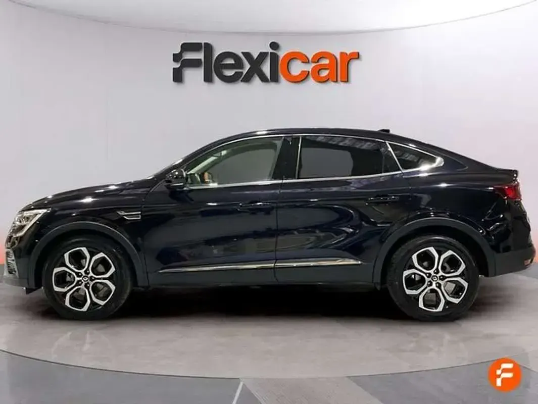 Käytetty Renault Arkana Intens 145 HP (106 kW) 2021 Musta Katumaasturi
