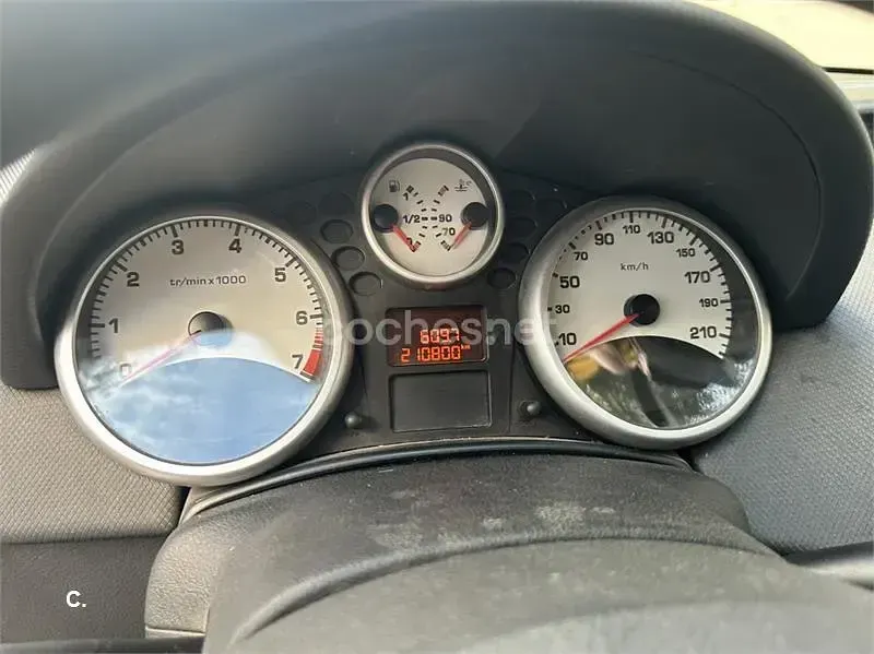 Usado Peugeot 207 75 CV (55 kW) 2009 Gris / plata Berlina