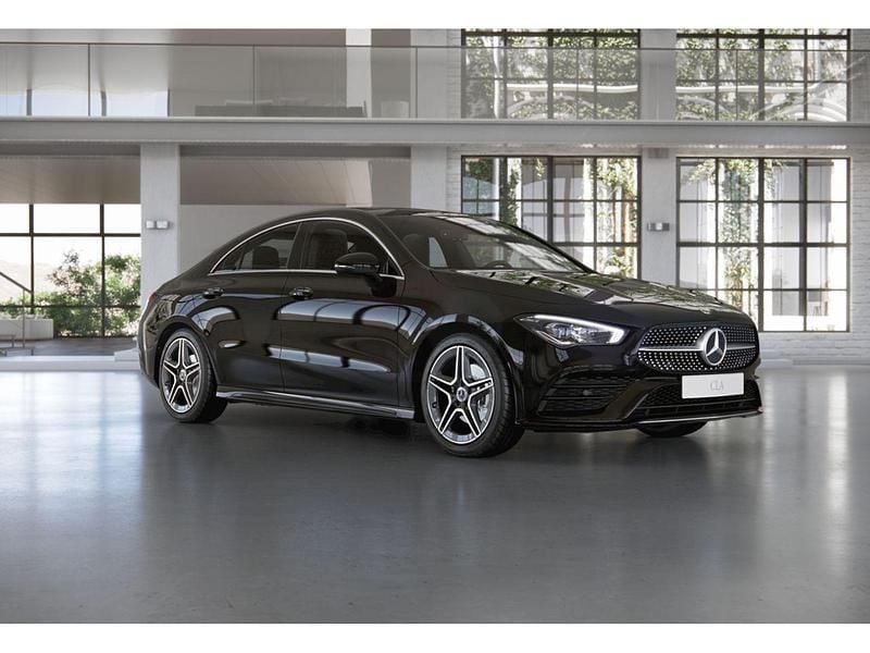 Usado Mercedes CLA180 AMG line 136 CV (100 kW) 2022 Nachtschwarz  unilack Berlina