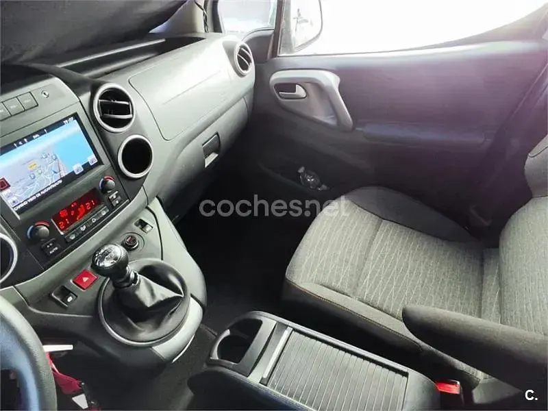 Usado Citroën Berlingo XTR 120 CV (88 kW) 2016 Gris / plata Monovolumen