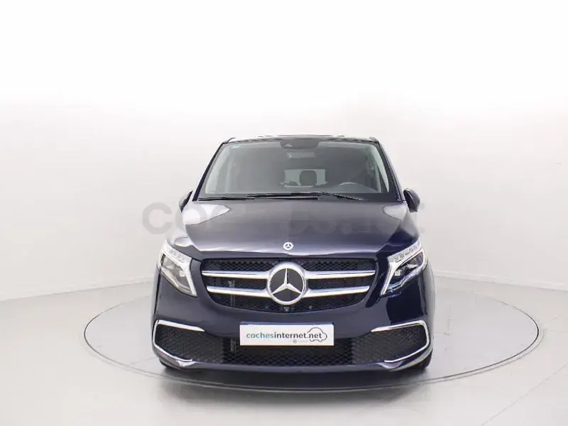 Usado Mercedes V300 Avantgarde 239 CV (175 kW) 2021 Azul Monovolumen
