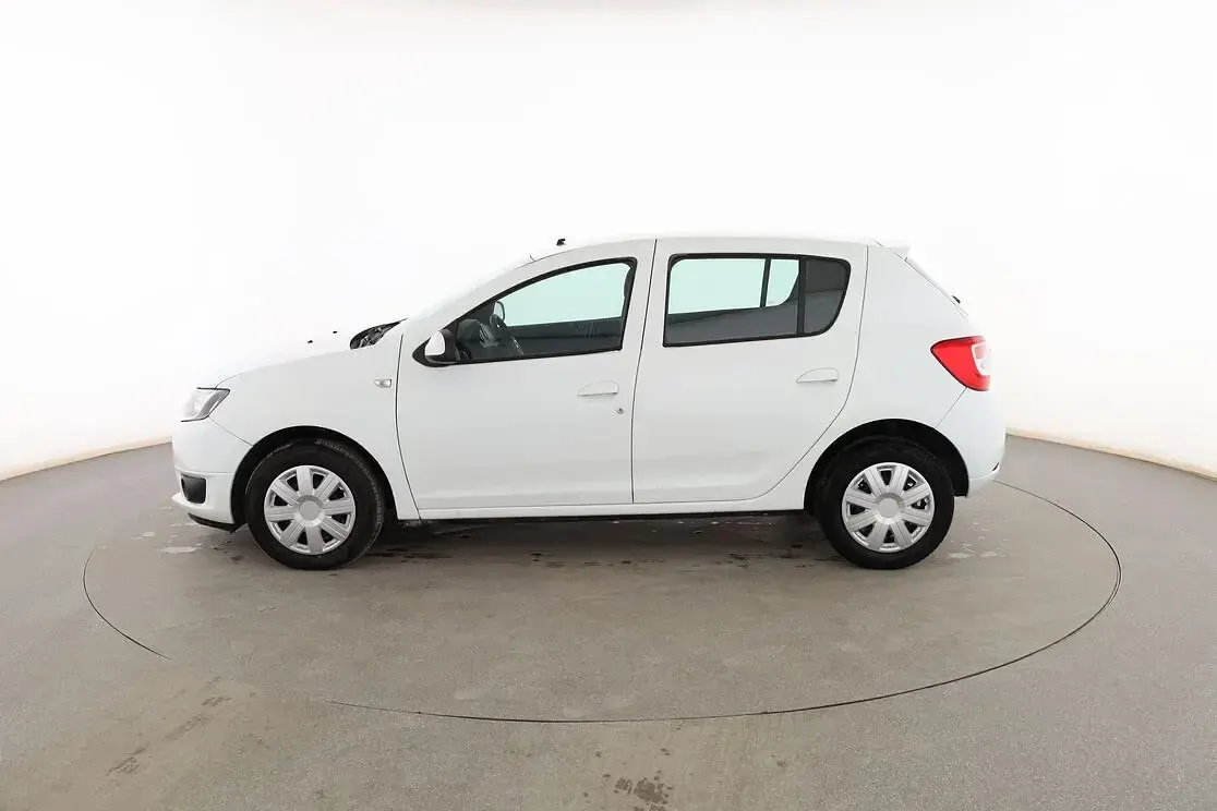 Usado Dacia Sandero Lauréate 90 CV (66 kW) 2016 Blanco Berlina