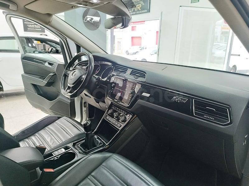 Usado VW Touran Sportline 150 CV (110 kW) 2018 Blanco Monovolumen
