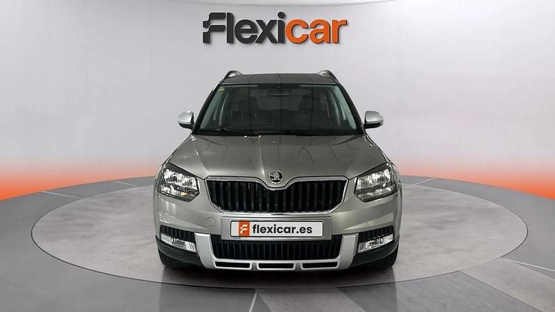 Usado Skoda Yeti Active 105 CV (77 kW) 2015 Gris SUV