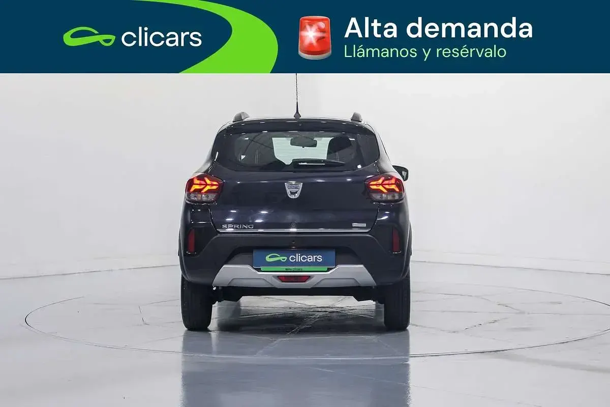 Usado Dacia Spring Comfort Plus 33 kW (45 CV) 2023 Negro Utilitario