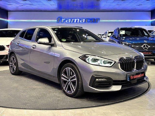 Usado BMW 118 Sport Line 150 CV (110 kW) 2022 Gris Utilitario