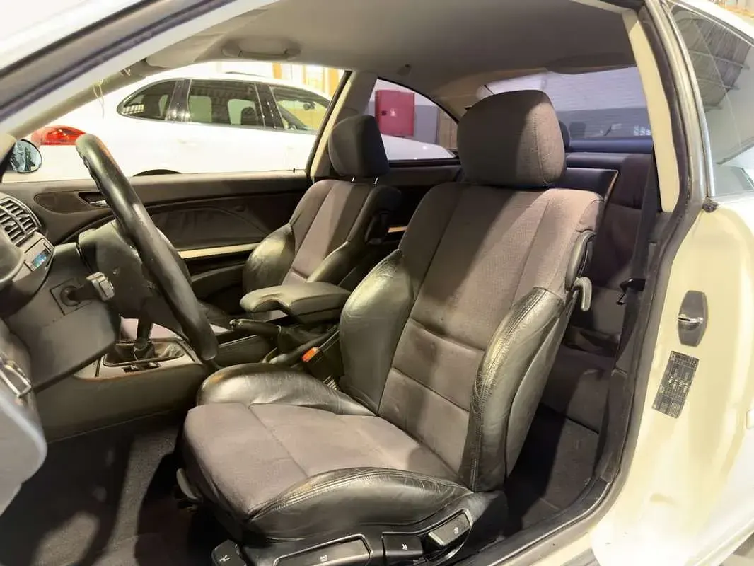 Usado BMW 320 Comfort Edition 170 CV (125 kW) 2001 Blanco Coupe