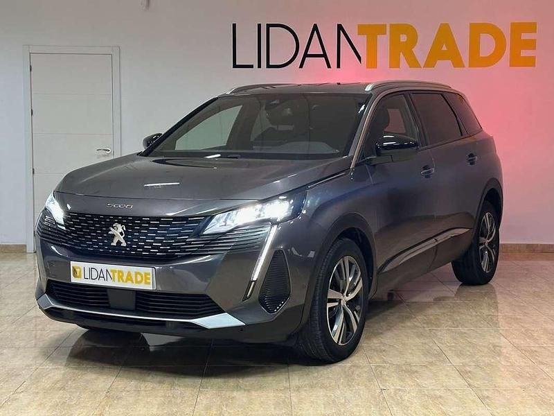 Usado Peugeot 5008 Allure 129 CV (94 kW) 2023 Gris SUV