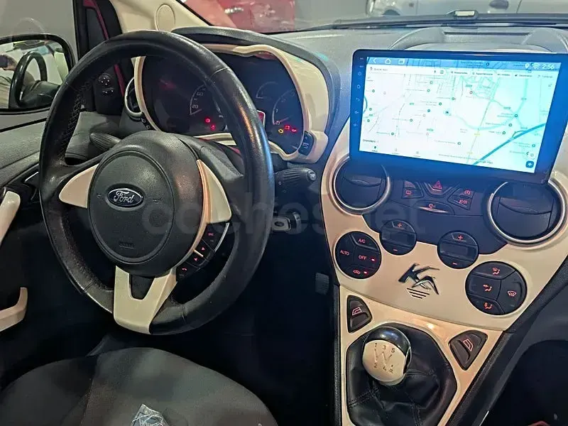 Usado Ford Ka Grand Prix III 69 CV (50 kW) 2015 Rojo Berlina