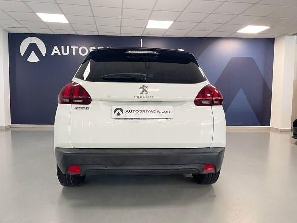 Usado Peugeot 2008 Style 130 CV (95 kW) 2018 Blanco banquise (opaco) SUV