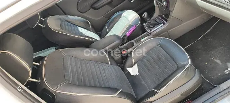 Usado Ford Focus Sport 136 CV (100 kW) 2007 Gris / plata Berlina