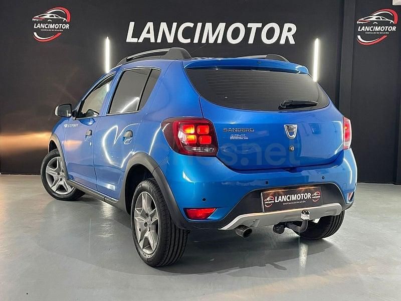 Usado Dacia Sandero 90 CV (66 kW) 2018 Azul Berlina