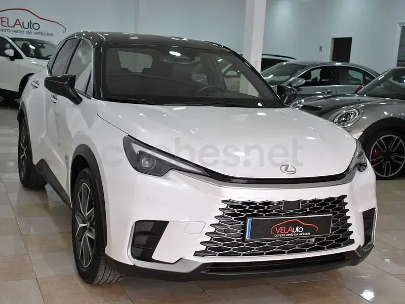 Usado Lexus LBX 136 CV (100 kW) 2025 Blanco SUV