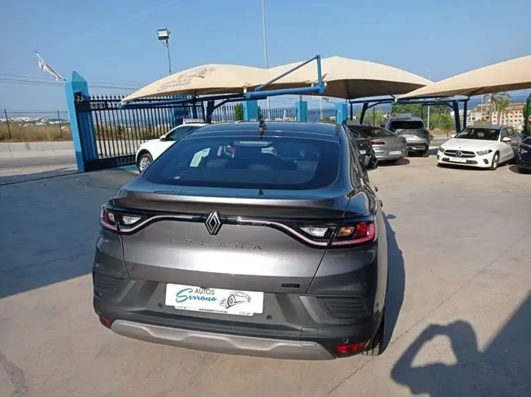 Usado Renault Arkana Techno 143 CV (105 kW) 2025 Gris SUV