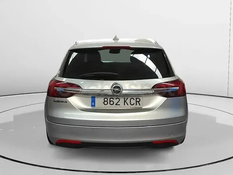 Usado Opel Insignia Business 136 CV (100 kW) 2017 Gris / plata Familiar