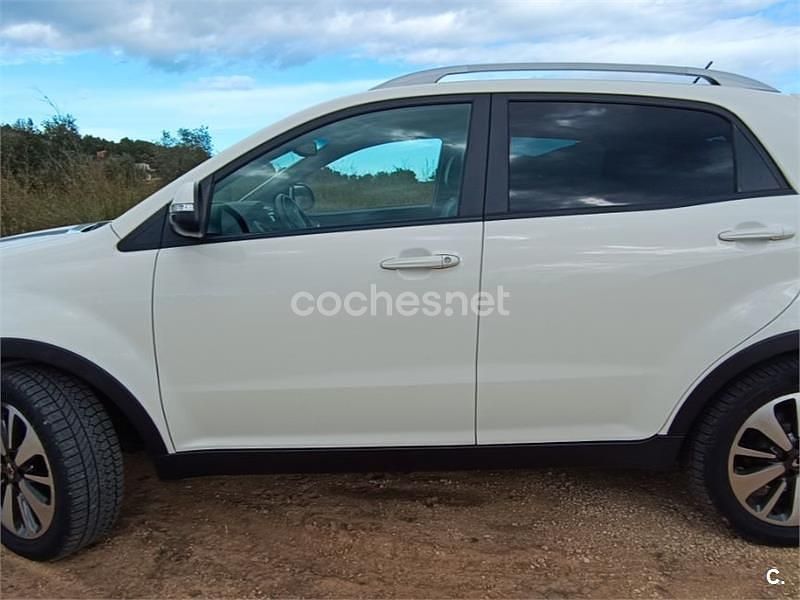 Blanco Usado 2015 Ssangyong (KGM) Korando Limited SUV | 8950 € - Imagen 1/4