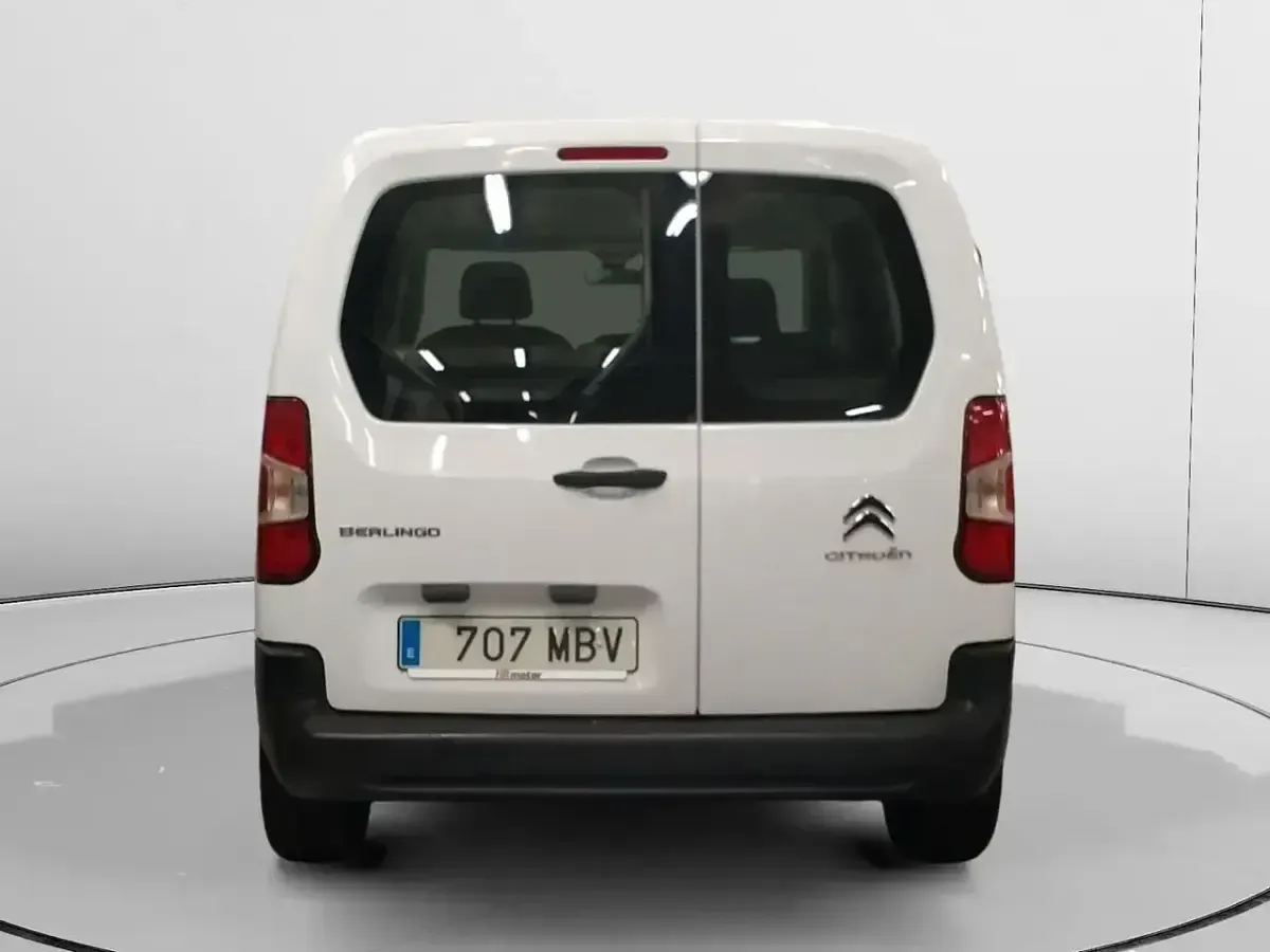 Usado Citroën Berlingo Live 102 CV (75 kW) 2022 Blanco Monovolumen