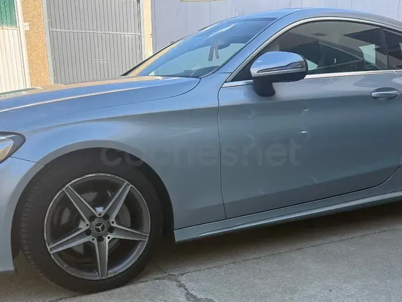 Usado Mercedes C220 194 CV (142 kW) 2018 Gris / plata Coupe