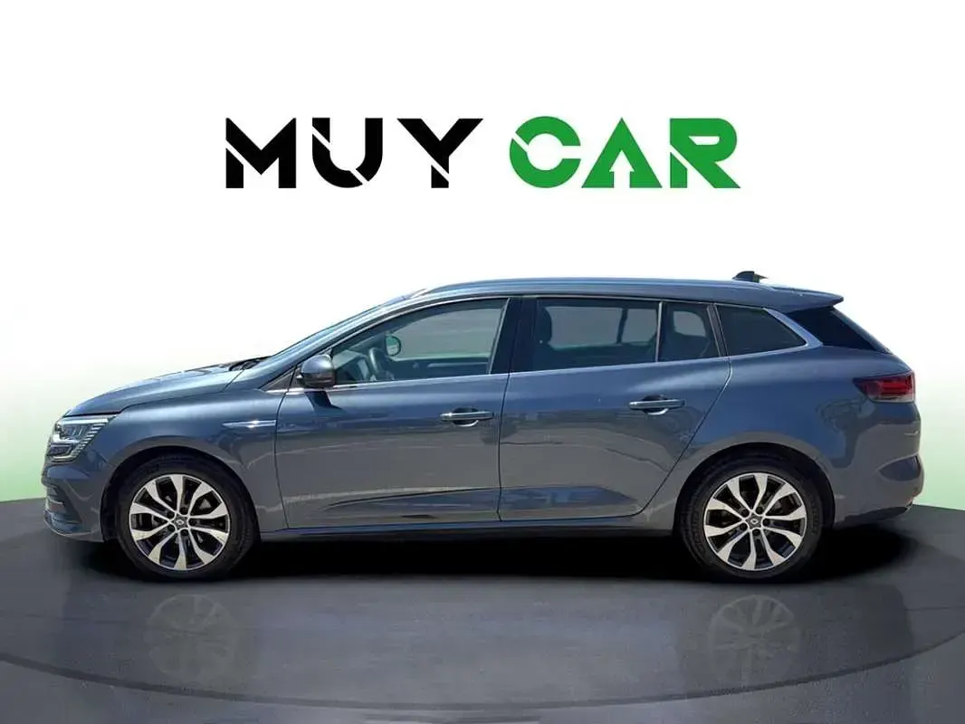 Usado Renault Mégane GrandTour Techno 140 CV (102 kW) 2023 Gris Familiar