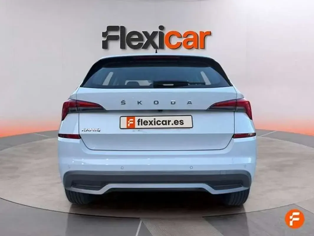 Usado Skoda Kamiq Ambition 110 HP (80 kW) 2021 Branco SUV
