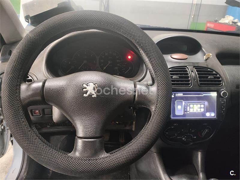 Gris / plata Usado 2001 Peugeot 206 Berlina | 750 € (Super precio) - Imagen 1/4