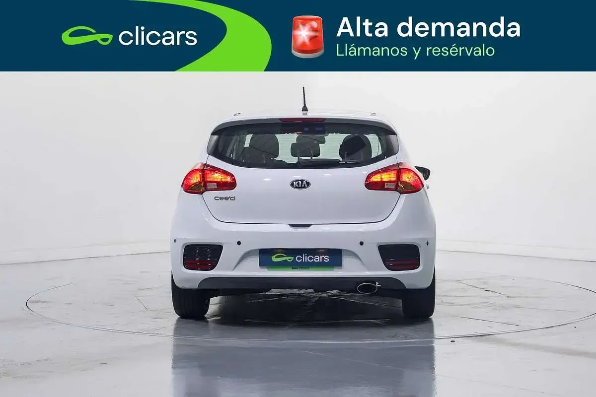 Usado Kia Ceed Plus 101 CV (74 kW) 2018 Blanco Utilitario