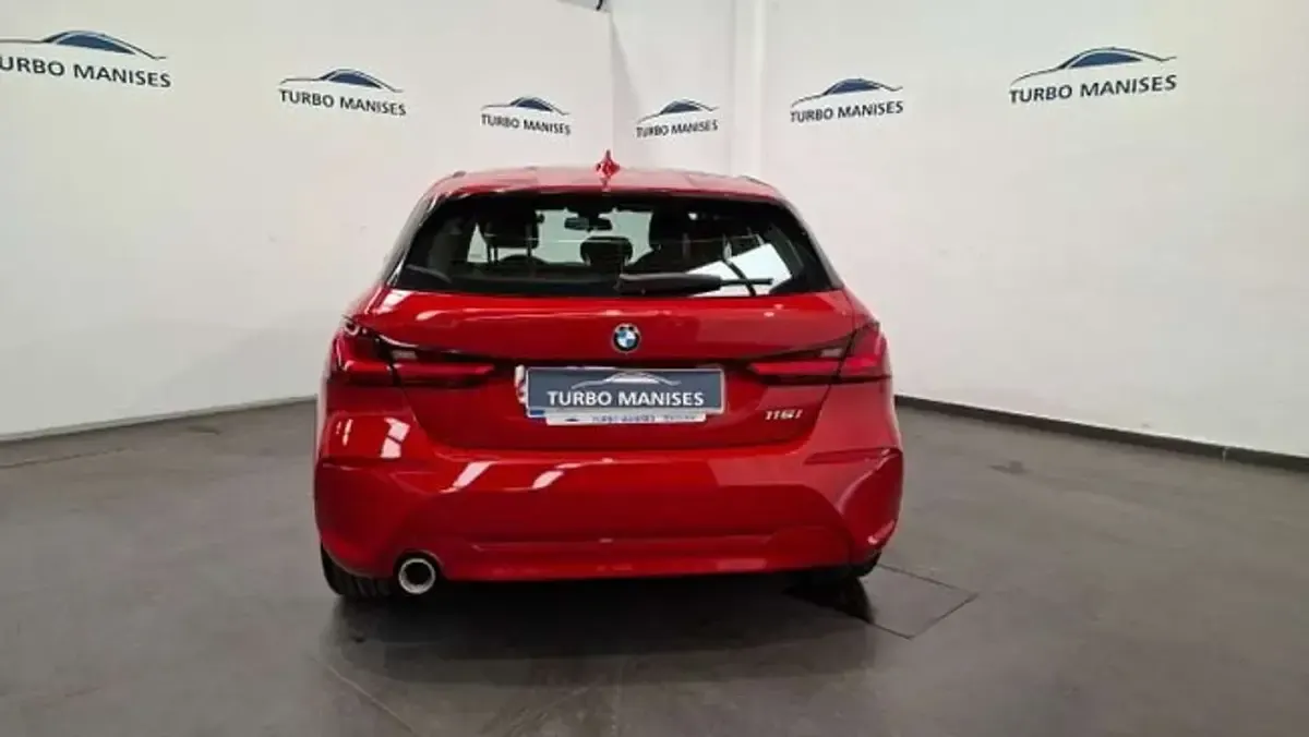 Usado BMW 118 136 CV (100 kW) 2023 Rojo Utilitario