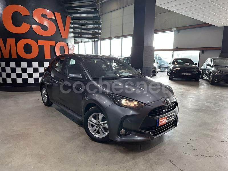 Usado Mazda 2 Center-Line 116 CV (85 kW) 2023 Gris / plata Berlina