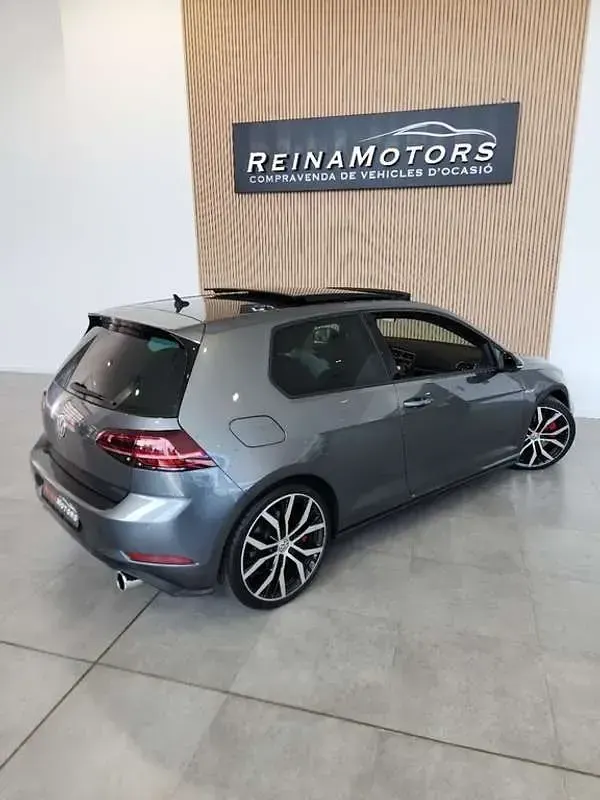Usado VW Golf VII GTI 245 CV (180 kW) 2017 Gris Utilitario