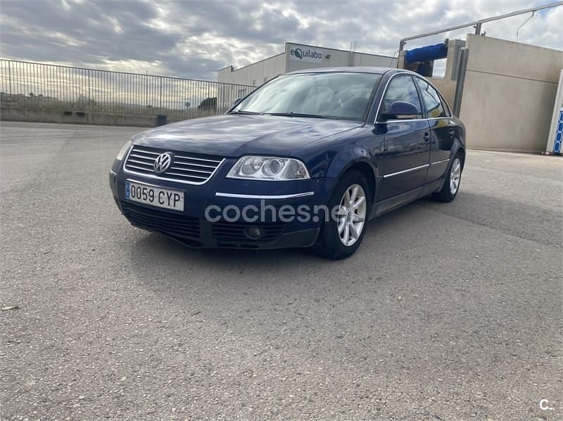 Azul Usado 2004 VW Passat Advance Berlina | 2500 € (Precio justo) - Imagen 1/4