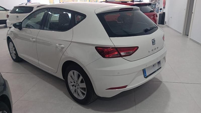 Usado Seat Leon Reference 115 CV (84 kW) 2020 Blanco Berlina