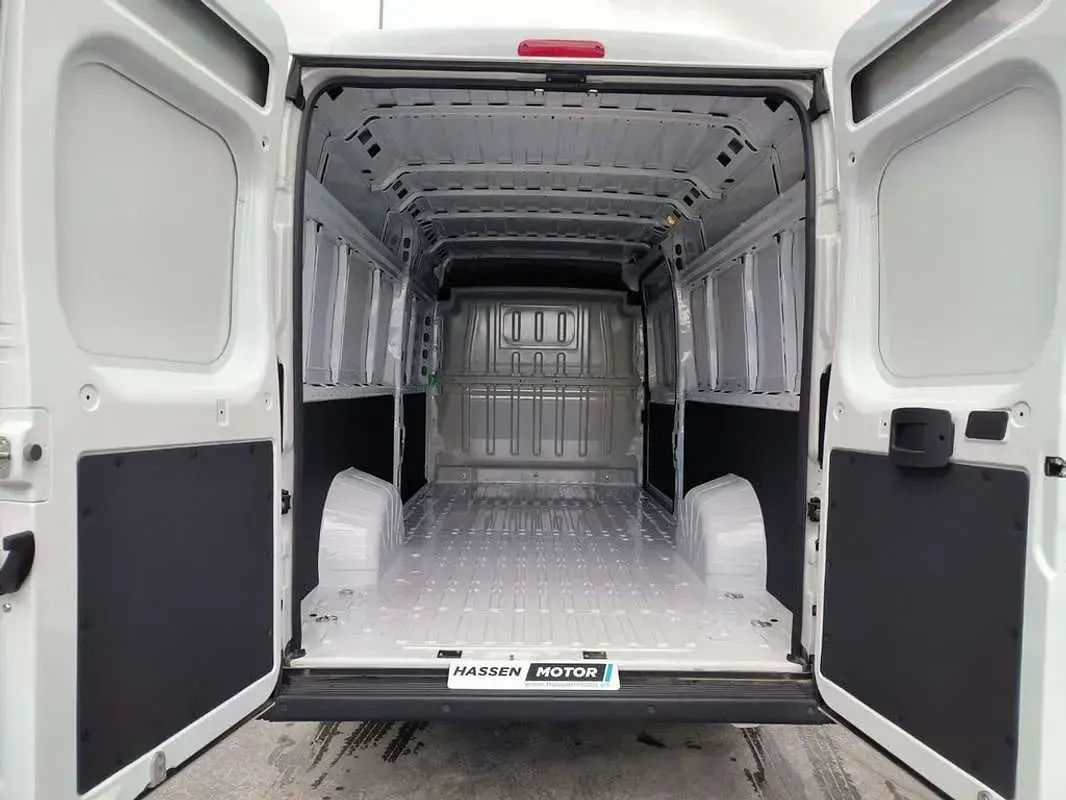 Usado Citroën Jumper 139 CV (102 kW) 2024 Blanco Monovolumen