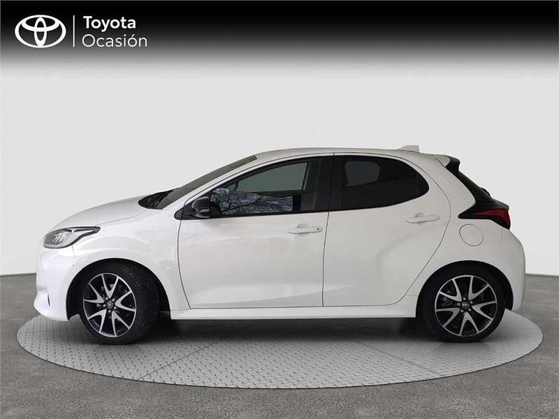 Usado Toyota Yaris Hybrid Style 116 CV (85 kW) 2022 Monovolumen