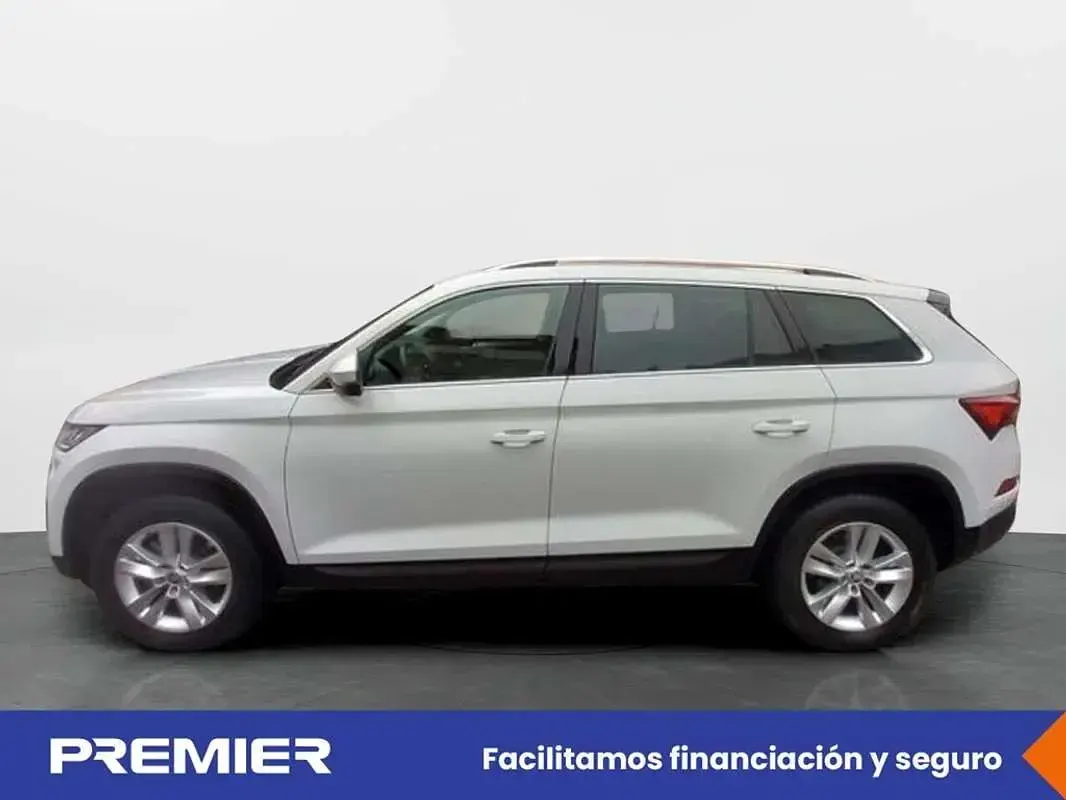 Usado Skoda Kodiaq Ambition 150 CV (110 kW) 2022 Blanco SUV