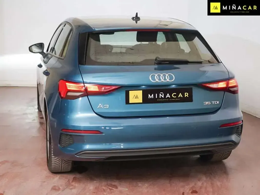 Usado Audi A3 Sportback 150 CV (110 kW) 2021 Azul Utilitario