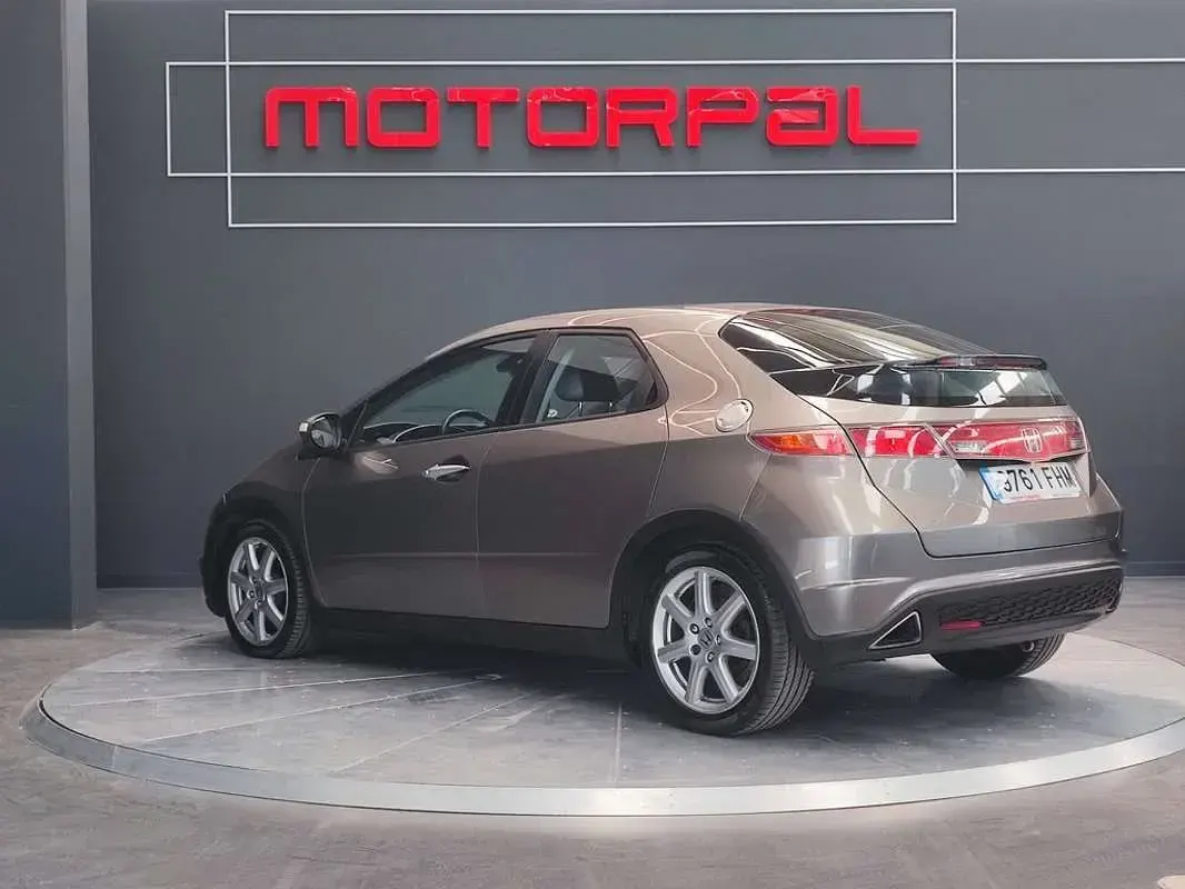 Usado Honda Civic Executive 140 CV (102 kW) 2006 Gris Utilitario
