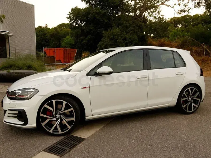 Usado VW Golf VIII GTI 245 CV (180 kW) 2020 Blanco Berlina