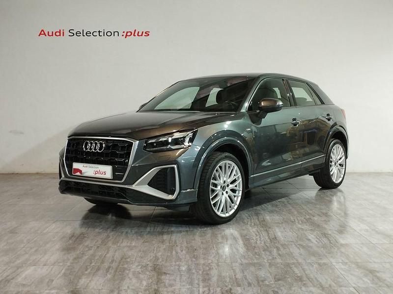 Usado Audi Q2 Ambiente 150 CV (110 kW) 2025 Gris SUV