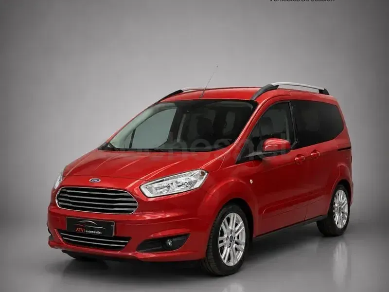 Usado Ford Tourneo Courier Ambiente 95 CV (69 kW) 2015 Granate Monovolumen