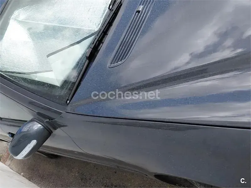 Usado Mercedes C200 Classic 122 CV (89 kW) 2007 Gris / plata Berlina