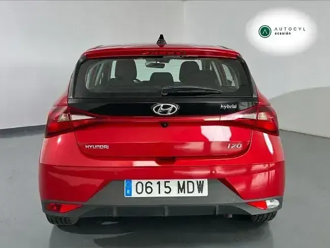 Käytetty Hyundai i20 100 HP (73 kW) 2023 Punainen Viistoperä