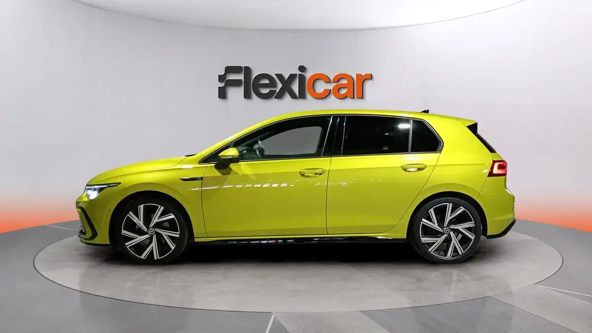 Usado VW Golf VII R-line 150 CV (110 kW) 2021 Amarillo Utilitario