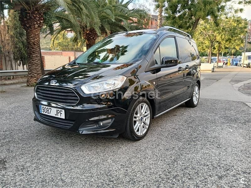 Negro Usado 2016 Ford Tourneo Courier Titanium Monovolumen | 9490 € (Buen precio) - Imagen 1/4