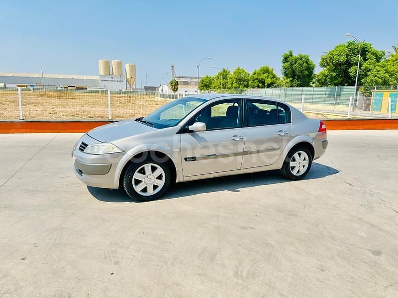 Gris / plata Usado 2006 Renault Mégane II Authentique Berlina | 5499 € (Un poco caro) - Imagen 1/4