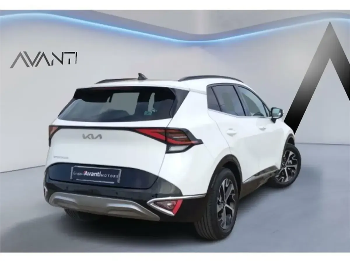 Käytetty Kia Sportage 136 HP (100 kW) 2023 Valkoinen Katumaasturi