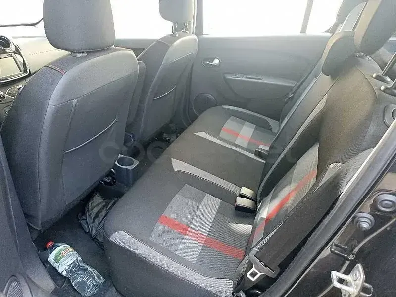 Usado Dacia Sandero 90 CV (66 kW) 2019 Negro Berlina