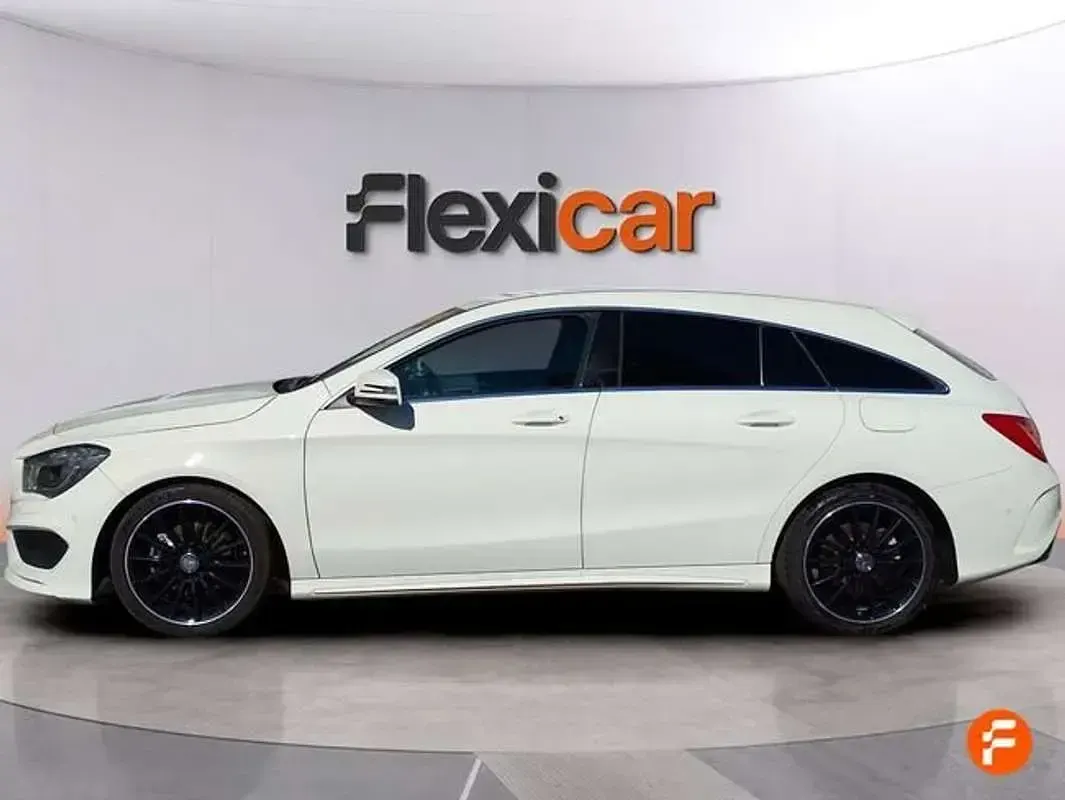 Usado Mercedes CLA200 136 CV (100 kW) 2016 Blanco Coupe